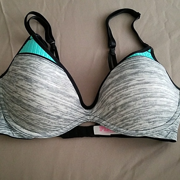 VS Pink Bra/Panty Set - Picture 5 of 8